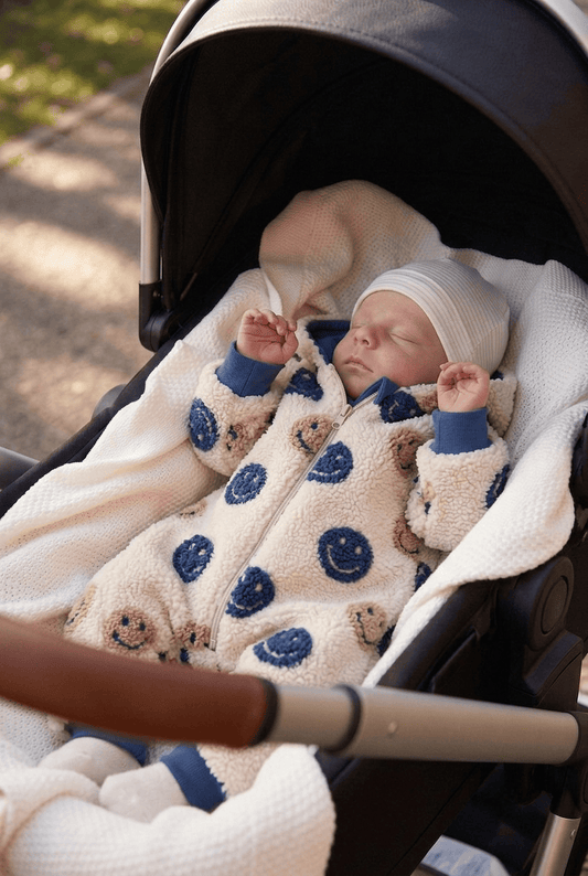 Fleece Overall Baby Junge mit Smiley-Motiv – Teddystoff creme-marineblau, Kapuze und blaue Bündchen, Geschenkidee baby | Talu-Kids