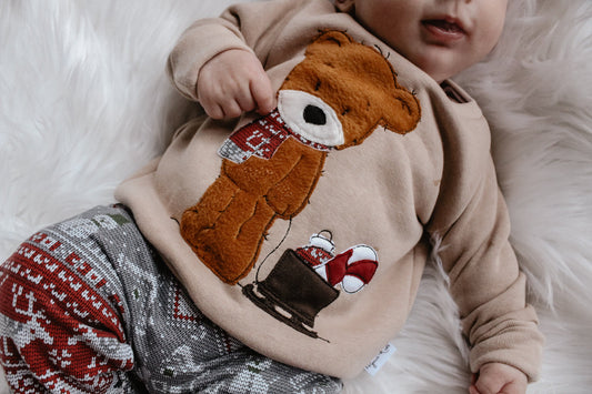 Weihnachtsoutfit Baby Kinder & Familie mit Bärchen-Applikation – handgemacht aus Bayern · Talu Kids