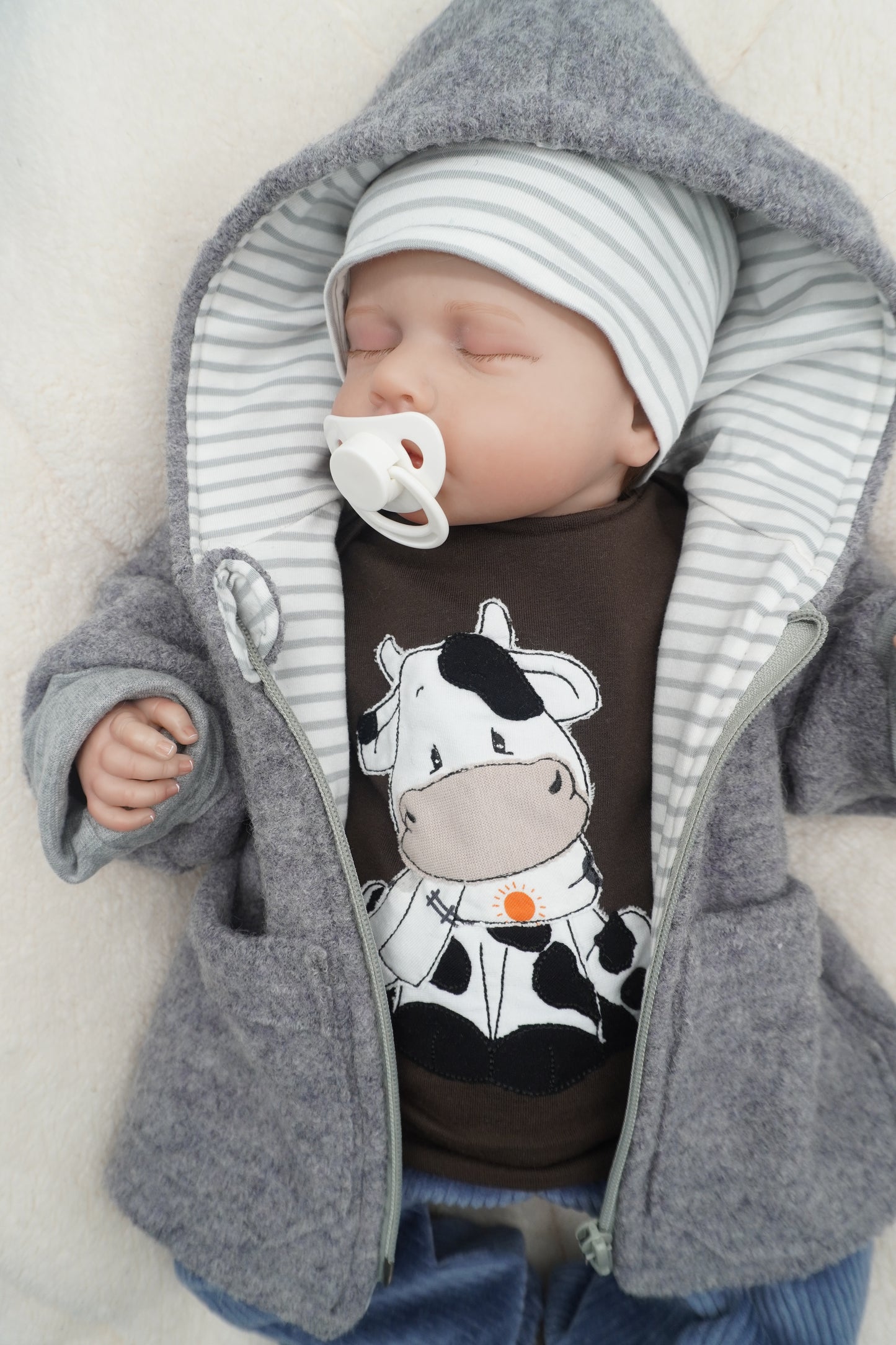 Baby Langarmshirt aus French Terry – handmade, personalisierbar mit Motiven. Für Jungen & Mädchen, Größen 44–104, viele Farben verfügbar.