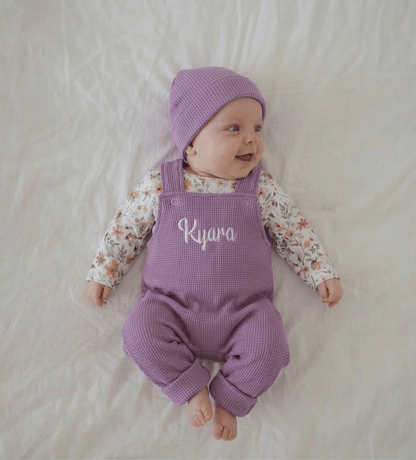 In Deutschland handgemachte Latzhose für Babys und Kinder, personalisierbar. 