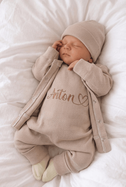 Baby Set personalisiert mit Namen – 2-tlg. Strampler & Cardigan
