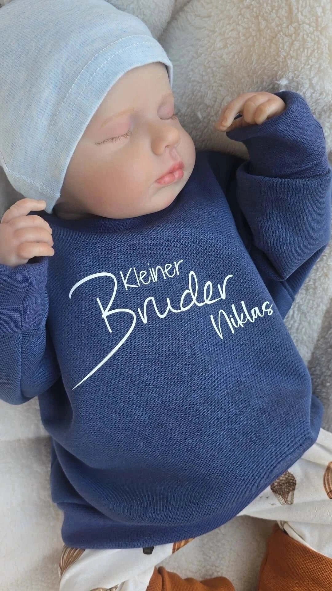 In Deutschland gefertigter Baby und Kinderpullover für Große und kleine Brüder. 