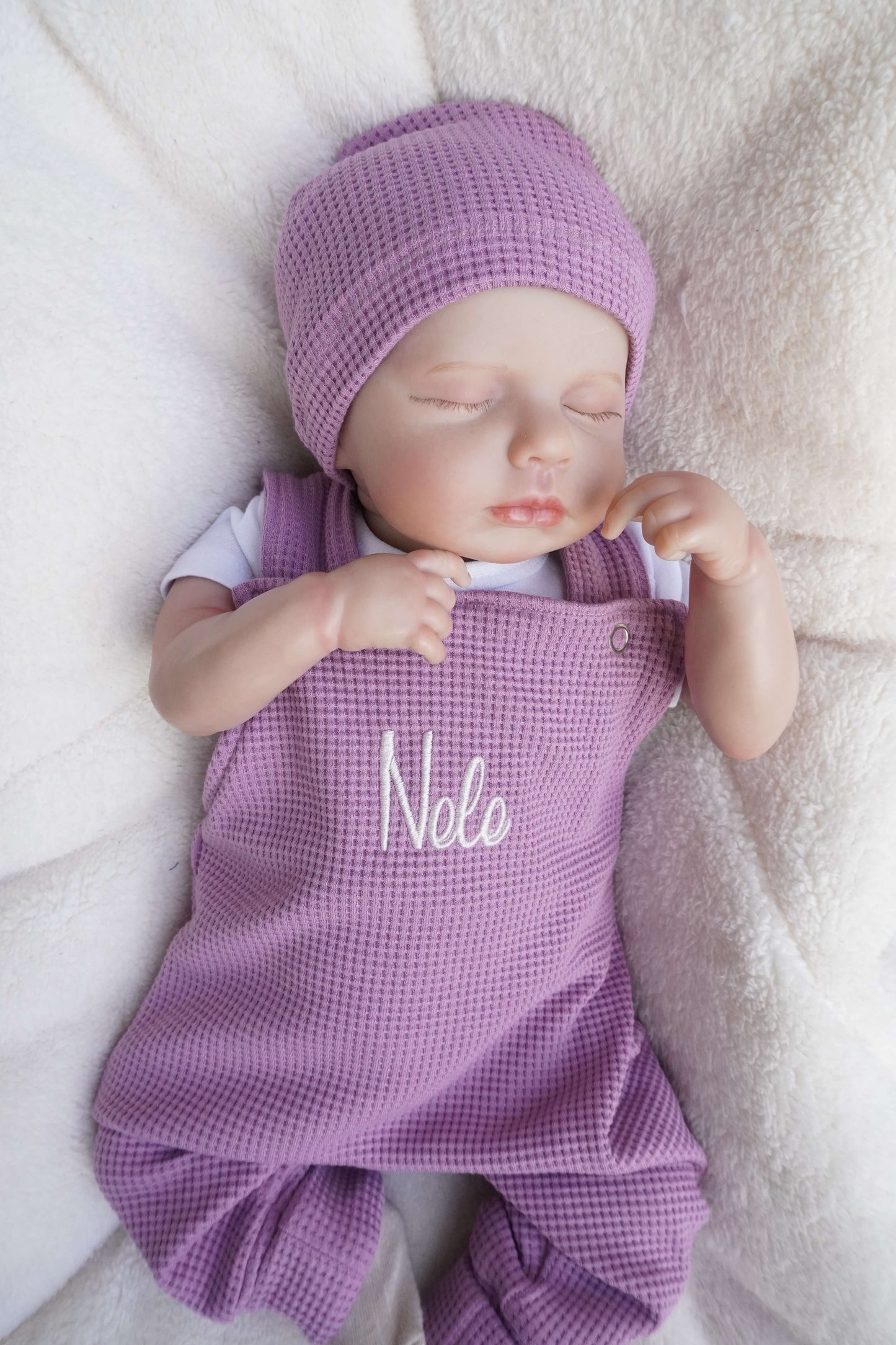 In Deutschland handgemachte Babylatzhose individuell personalisierbar für Mädchen und Jungen.