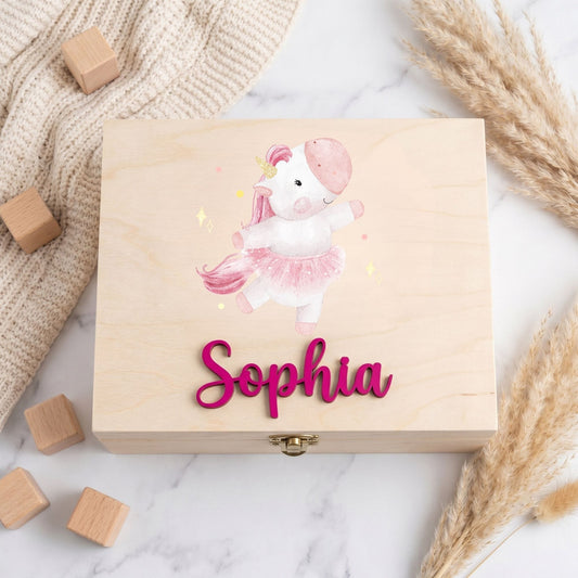 Baby Erinnerungskiste Mädchen Einhorn – personalisiertes Geschenk zur Geburt · Talu Kids