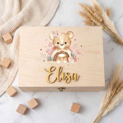 Personalisierbare Holzkiste Baby Mädchen Löwin – Geschenk zur Geburt · Talu Kids
