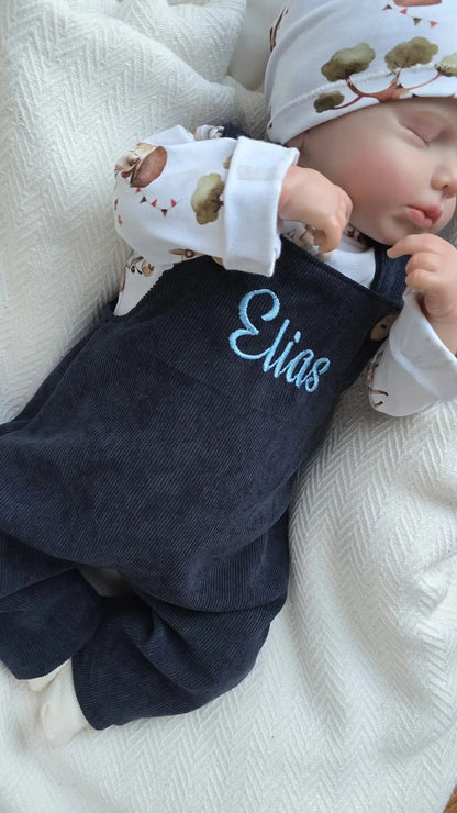 Handgemachte Baby-Latzhose aus Feincord, personalisierbar