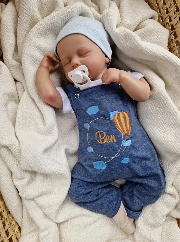 Individuell bestickbare Latzhose| French Terry Myawi-Kids