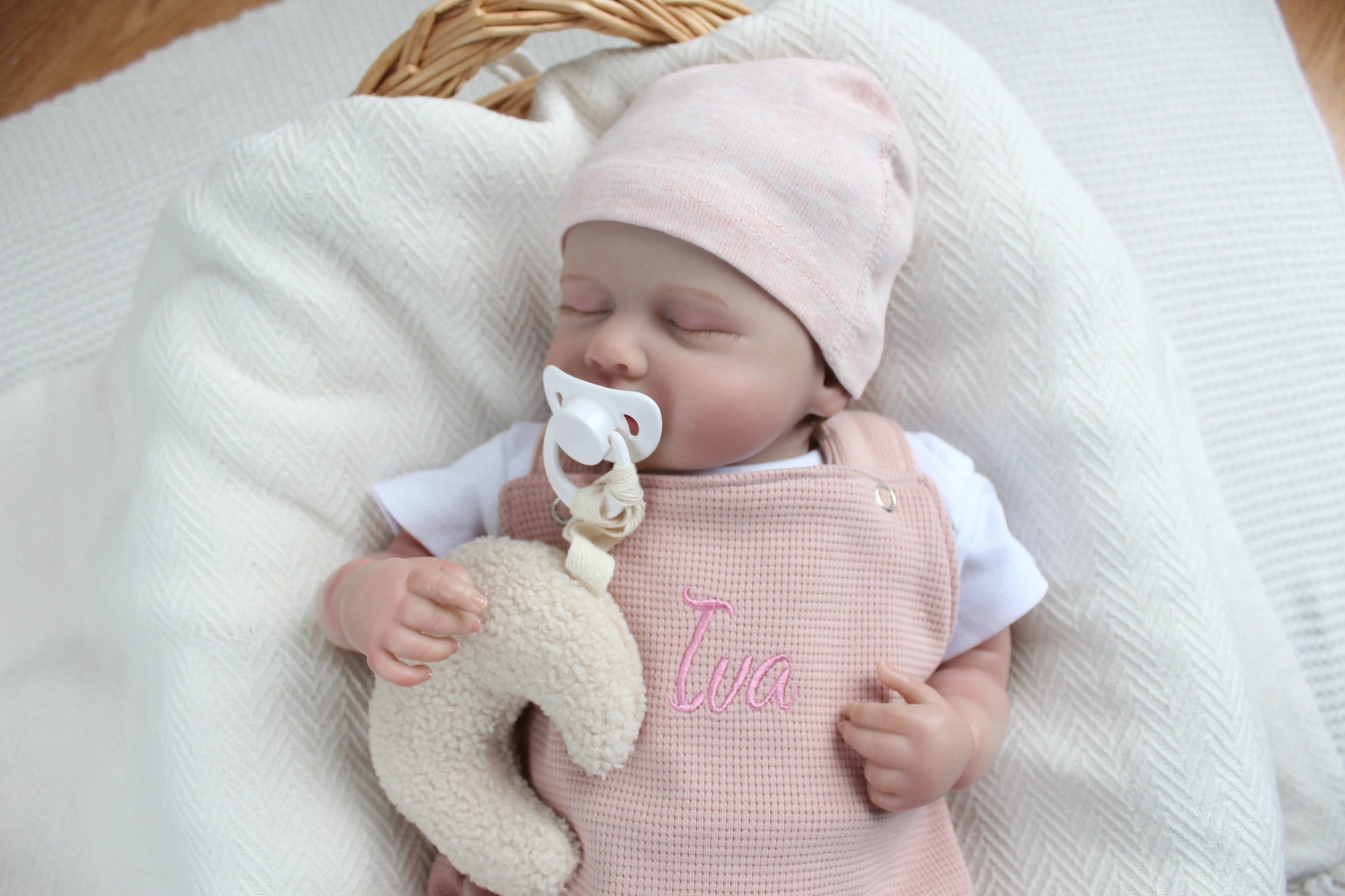 Individuell bestickbare Latzhose| Waffelstrick Myawi-Kids