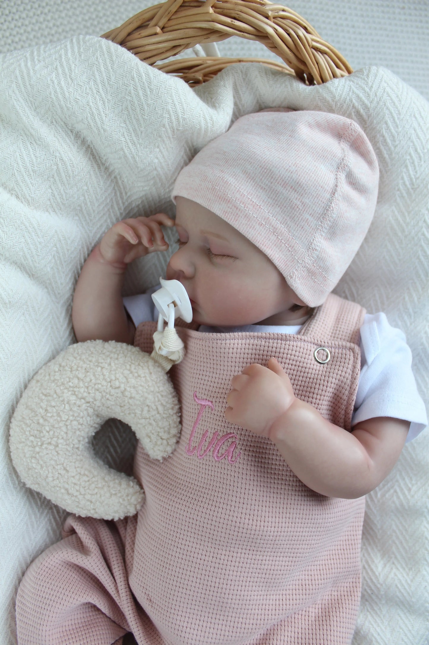 Individuell bestickbare Latzhose| Waffelstrick Myawi-Kids