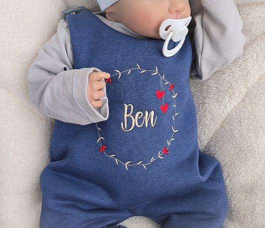 In Baynern angefertigter Strampler für Babys individuell personalisierbar. In vielen wunderschönen Farben erhältlich. 