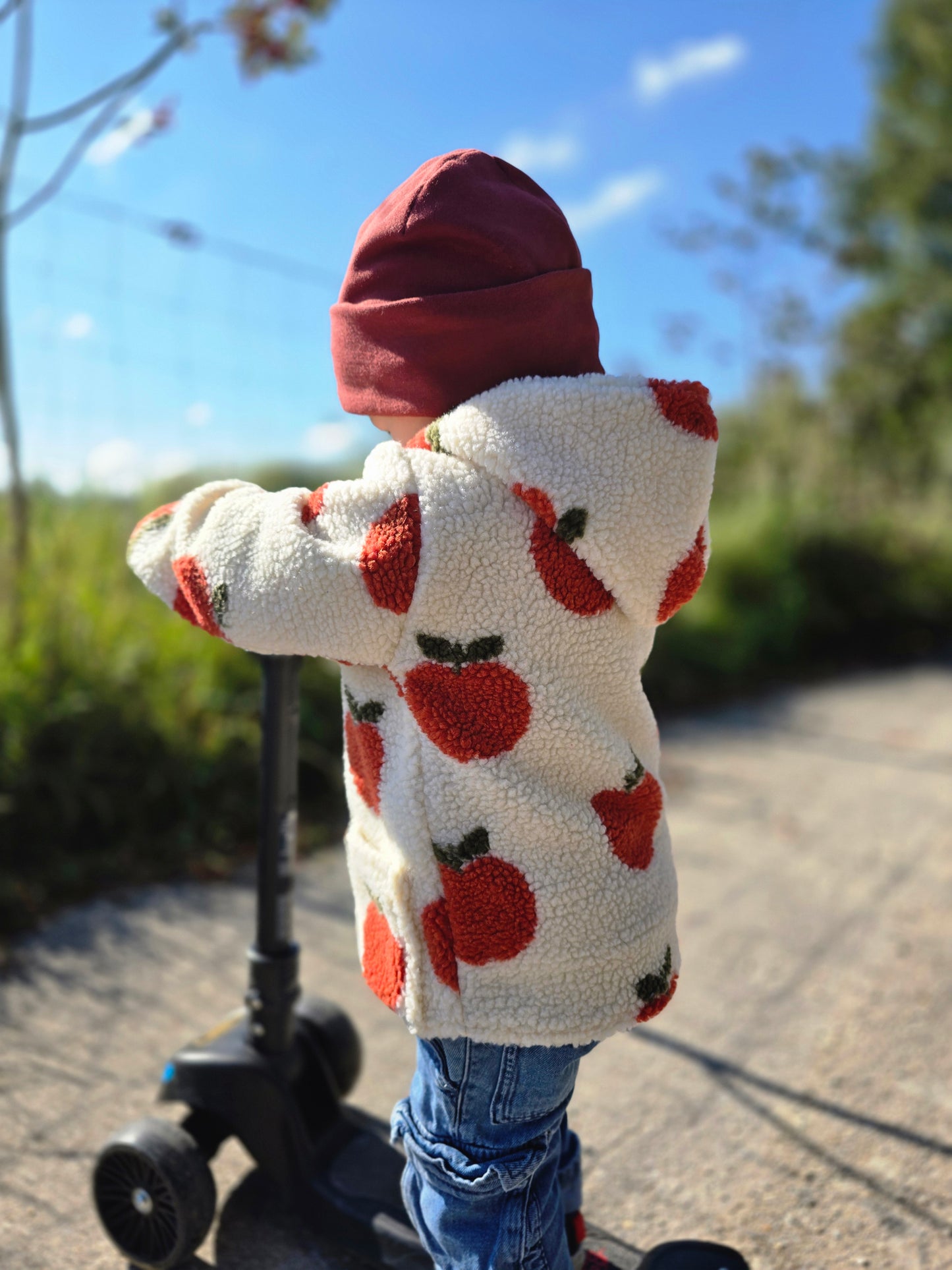Teddy Jacke für Kinder und Babys. Die Jacke ist in 8 verschiedenen Farben und Motiven erhätlich.
