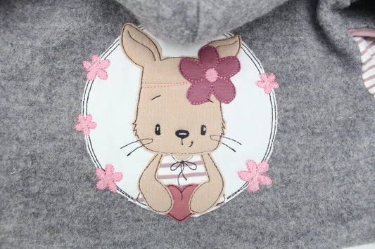 Walkjacke in Rosa für Babys mit individueller Applikation und Taschen