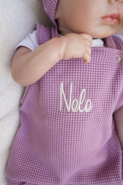 In Deutschland handgemachte Babylatzhose individuell personalisierbar für Mädchen und Jungen.