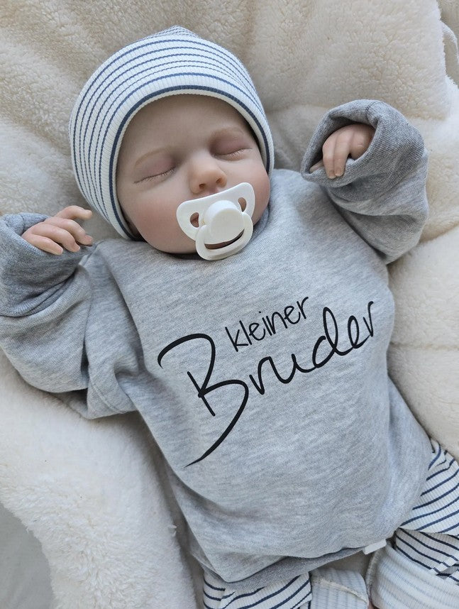 Wunderschöner Pullover für Geschwister Ob für den kleinen Bruder oder für die große Schwester, dank der großen Farbauswahl ist dieser Pullover immer das passende Geschenk!