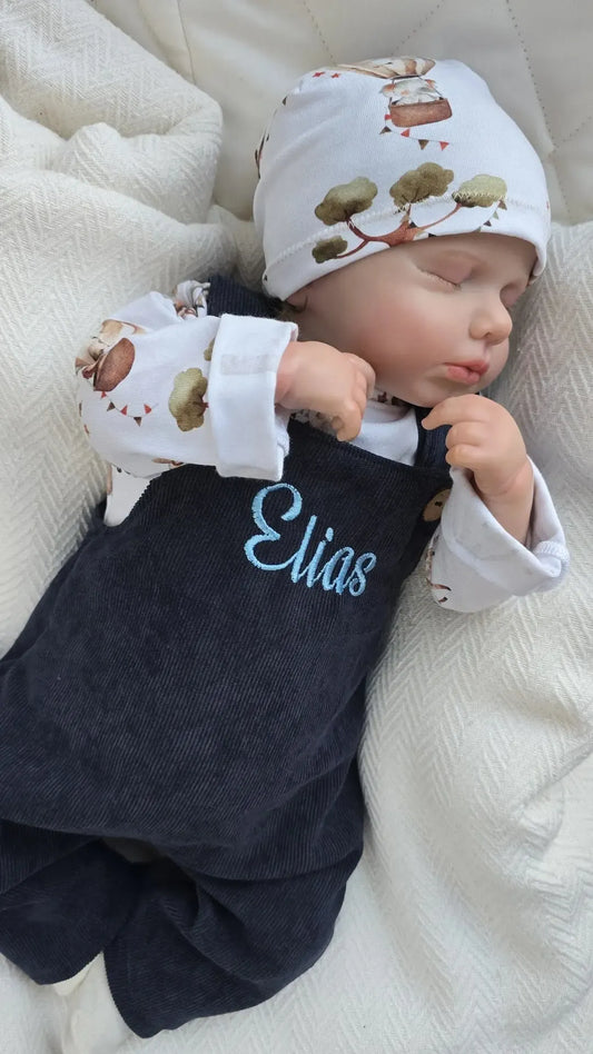 Personalisierte Baby Latzhose mit Namen, handgemacht in Bayern, individuelles Geschenk für Neugeborene, Größe 44-98.