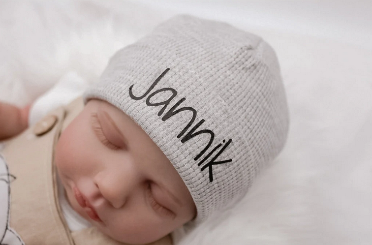 personalisierte Mütze aus Ripp-Jersey für Babys und Kinder. 