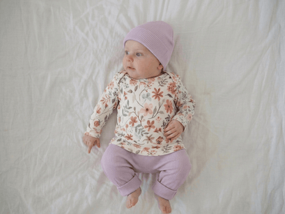 Baby Set mit Namen Helles Flieder | 3 tlg. | Gr. 44-92