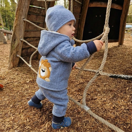 Handgemachte Kinder Winterjacke aus walkloden, mit Wunschapplikation auf dem rücken