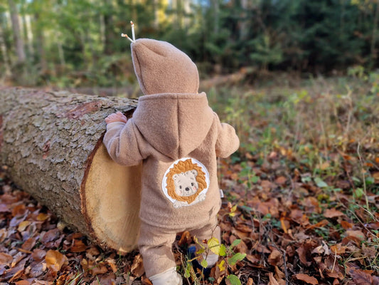 Walkjacke für Kinder in Beige mit Löwen-Applikation auf dem Rücken – Winterjacke aus Wollwalk · Talu-Kids